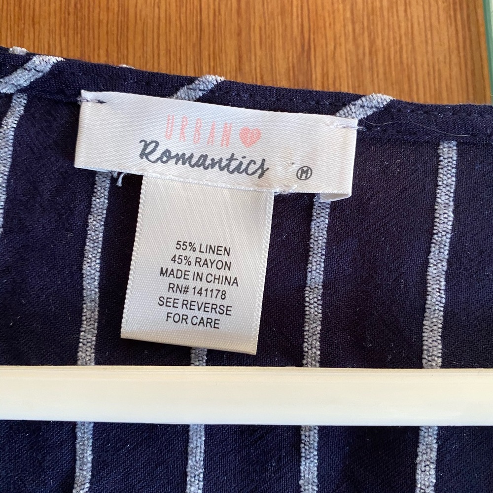 Button up - Picture 3 of 3